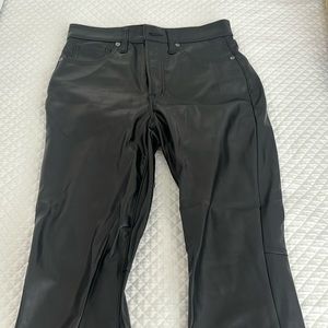 Gap black leather vintage slim high rise size 26